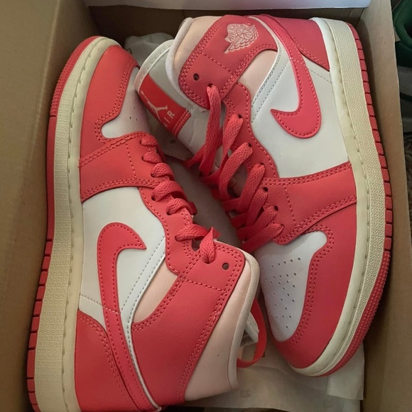 Sneakers - Picture 1 of 1